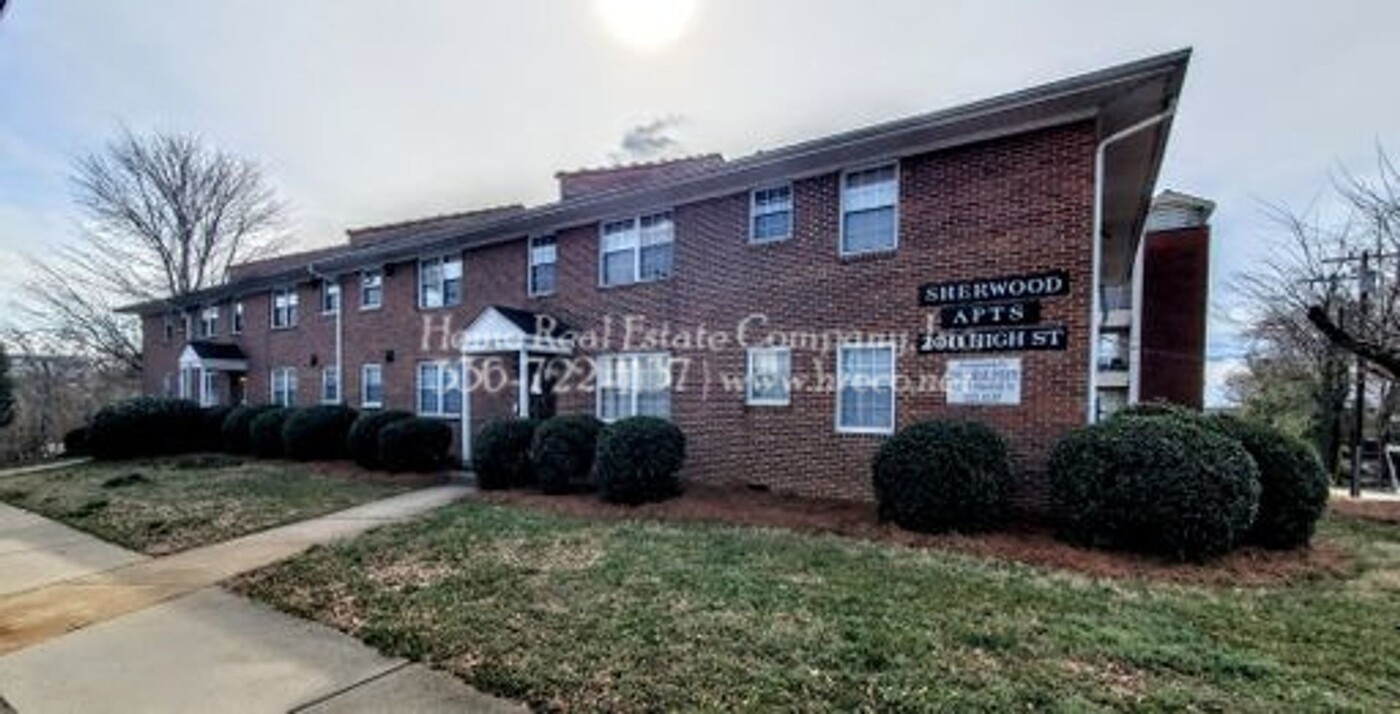 200 High St in Winston-Salem, NC - Building Photo