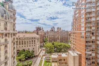 240 W 73rd St in New York, NY - Foto de edificio - Building Photo