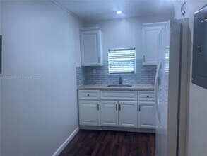 554 NE 74th St in Miami, FL - Building Photo - Building Photo