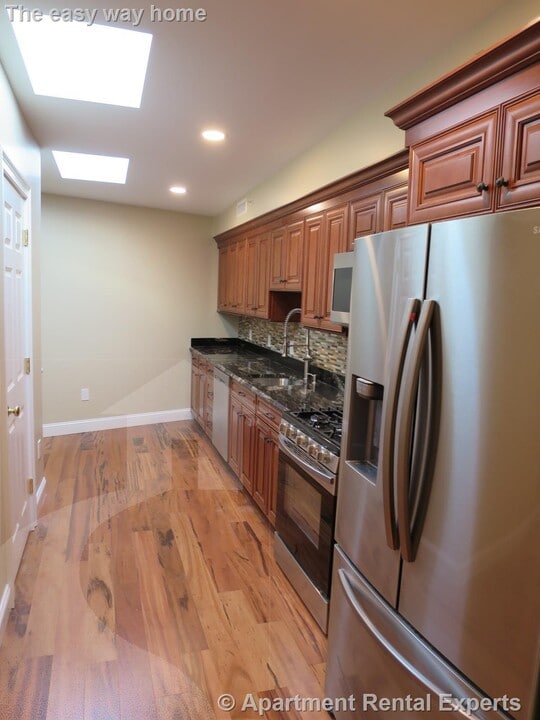 136 Inman St in Cambridge, MA - Building Photo