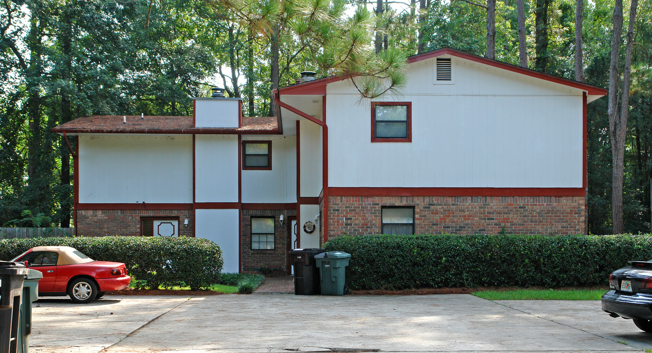 3693 Donovan Dr in Tallahassee, FL - Building Photo