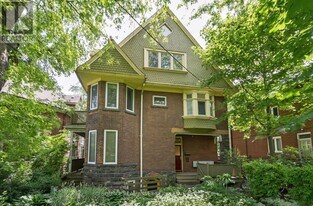 2 Bellwoods Park in Toronto, ON - Building Photo