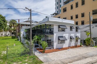 433 Delmar Ter S in St. Petersburg, FL - Building Photo - Primary Photo