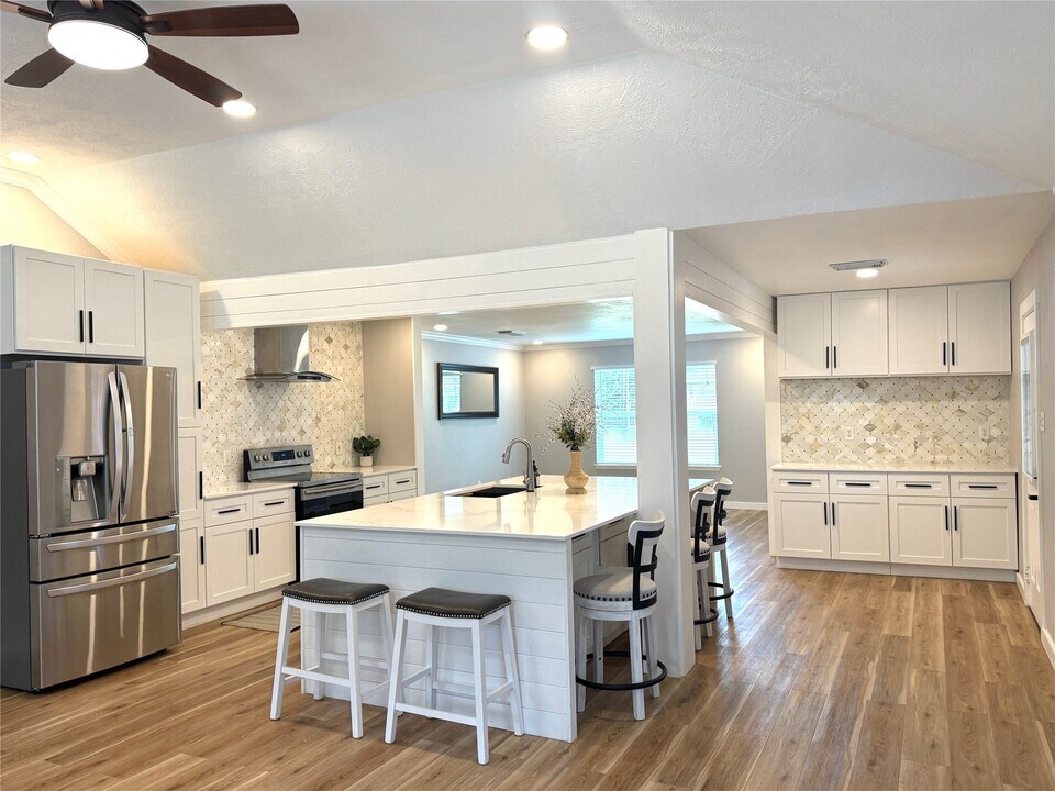 603 Springwood Dr in Conroe, TX - Building Photo