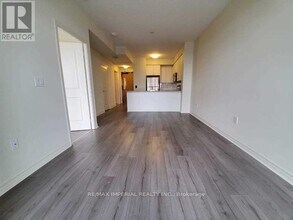 349-1349 Rathburn Rd W in Mississauga, ON - Building Photo - Building Photo