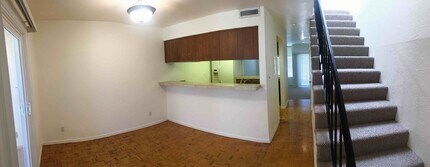 3033 Hollycrest Dr, Unit #3 in Los Angeles, CA - Building Photo - Building Photo