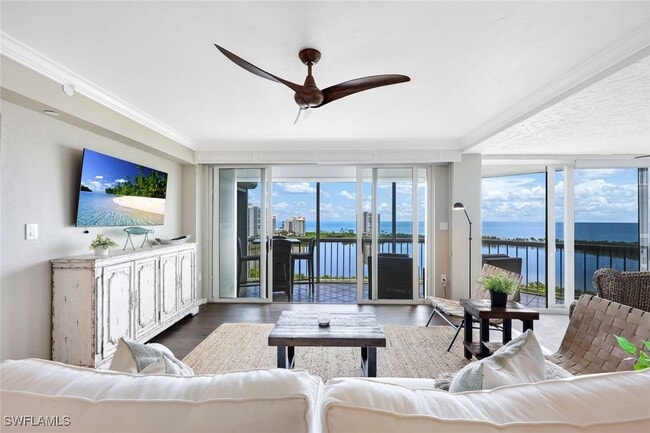 property at 5501 Heron Point Dr