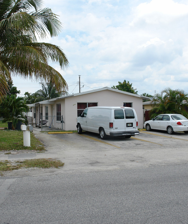 1940 SW 42nd Ave in Fort Lauderdale, FL - Foto de edificio