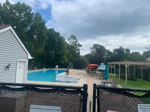 204 Columbia Common in Hillsborough, NJ - Building Photo - Building Photo