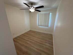 1533 Monterey Pine Dr in San Diego, CA - Foto de edificio - Building Photo