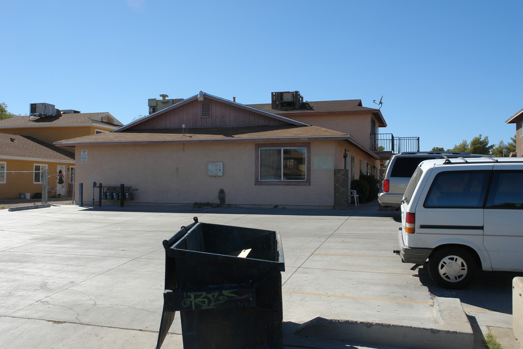 Haas Apartments in Las Vegas, NV - Building Photo