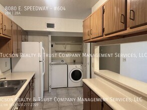 8080 E Speedway Blvd in Tucson, AZ - Building Photo - Building Photo