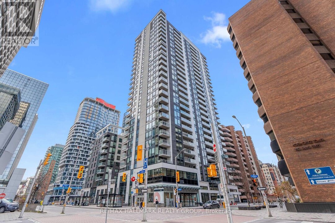 340-1340 Queen St in Ottawa, ON - Building Photo
