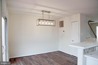 8461 Tackhouse Loop in Gainesville, VA - Building Photo - Building Photo