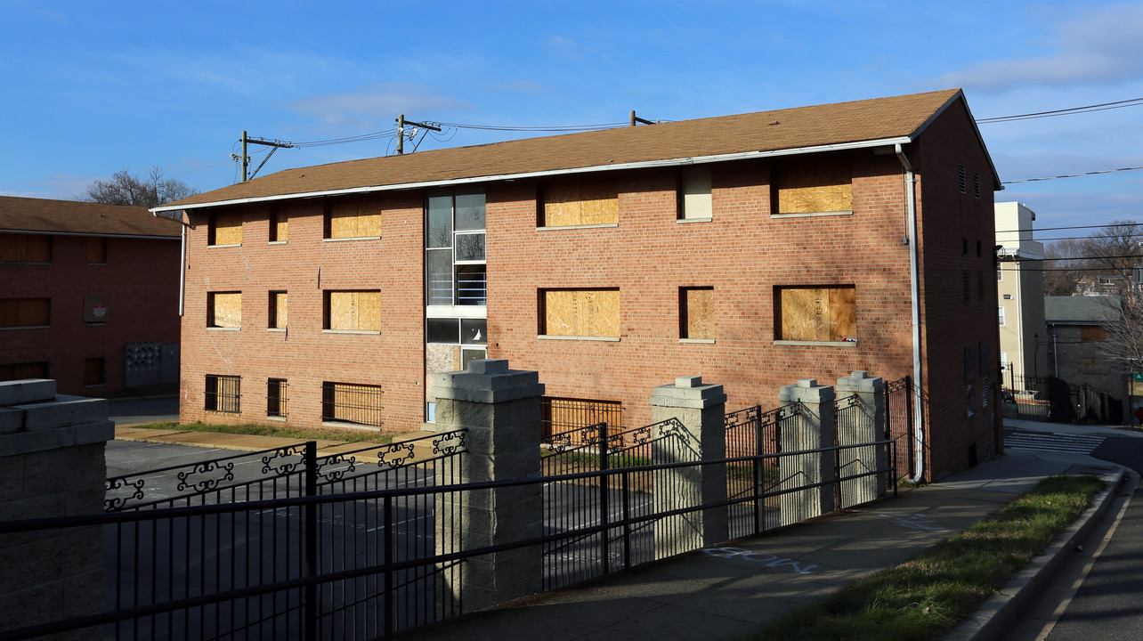 101 50th St SE in Washington, DC - Foto de edificio