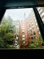 275 Greenwich St in New York, NY - Building Photo