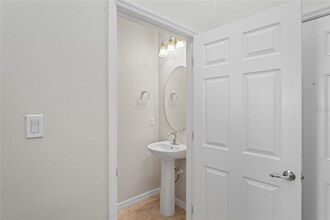 7628 Yale Harbor Dr in Wesley Chapel, FL - Building Photo - Building Photo