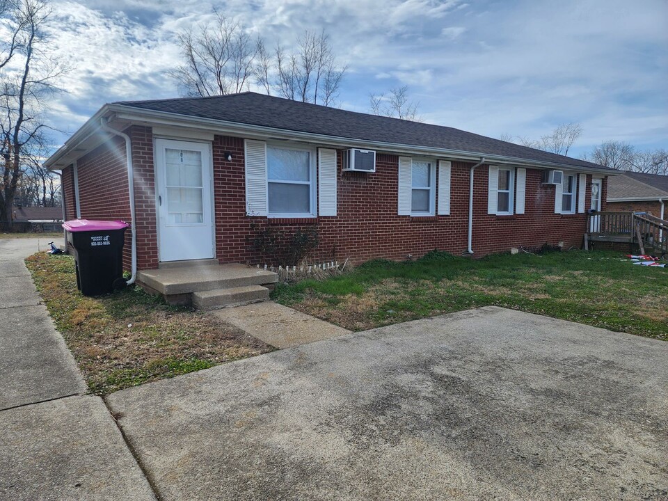 108 Tandy Dr in Clarksville, TN - Foto de edificio