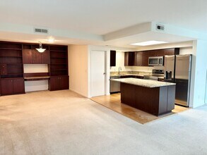 11300 1st Ave NE in Seattle, WA - Building Photo - Building Photo