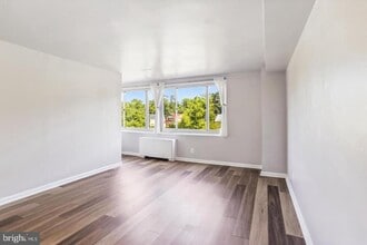 1900 Lyttonsville Rd in Silver Spring, MD - Building Photo - Building Photo