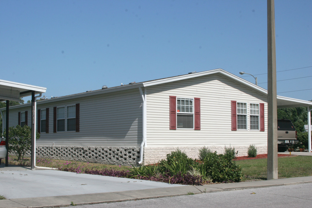 Imperial Oaks in New Port Richey, FL - Building Photo