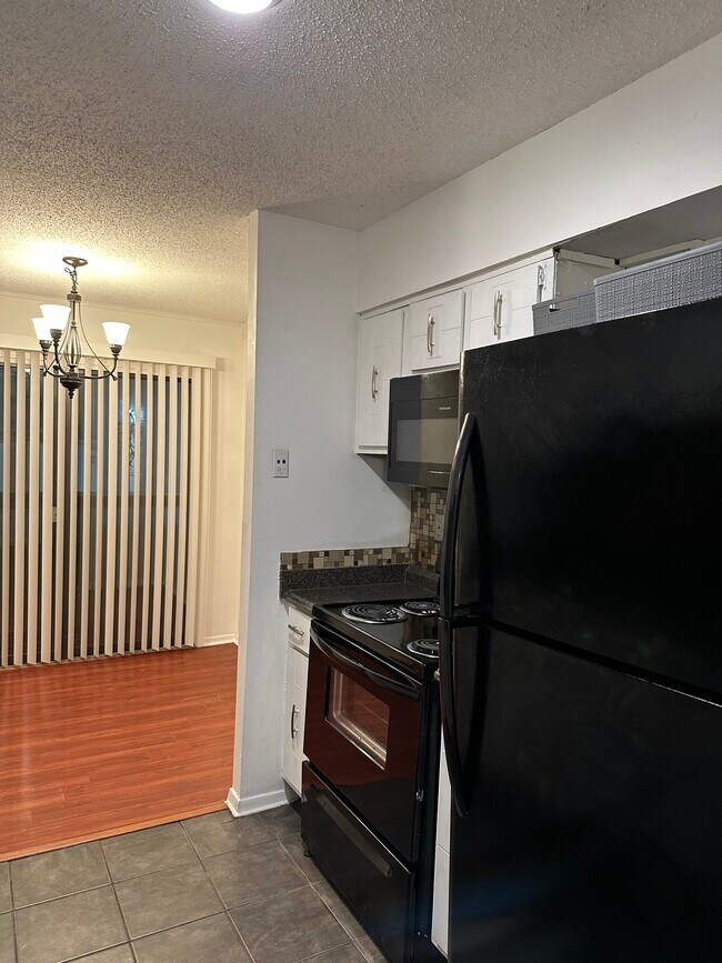 5653 Encino Cv in Memphis, TN - Foto de edificio - Building Photo