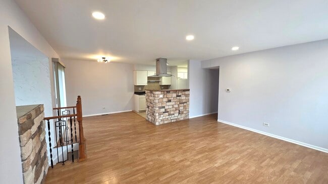 property at 1317 Kingsbury Dr