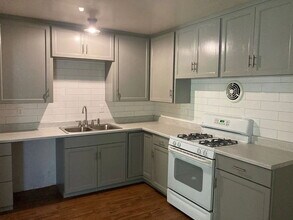 898 Yosemite Pkwy in Merced, CA - Building Photo - Building Photo