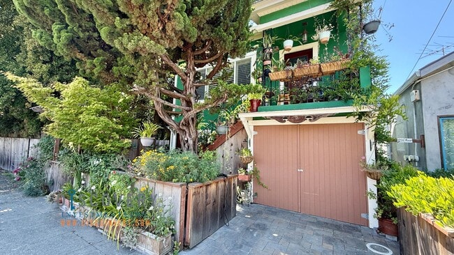 3228 Boise St in Berkeley, CA - Building Photo - Building Photo
