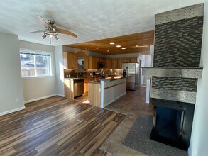 108 S Tinker Ln in Kenai, AK - Building Photo - Building Photo