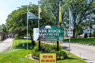 Park Ridge Apartments in Des Moines, IA - Foto de edificio - Building Photo