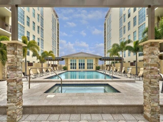 1238 E Kennedy Blvd in Tampa, FL - Building Photo - Building Photo