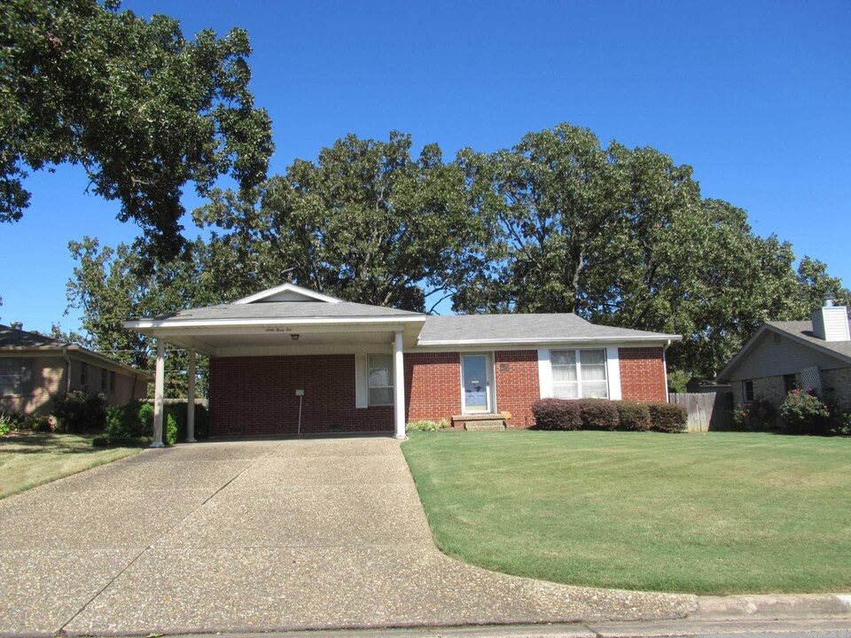 6310 Shirley Dr in Little Rock, AR - Building Photo