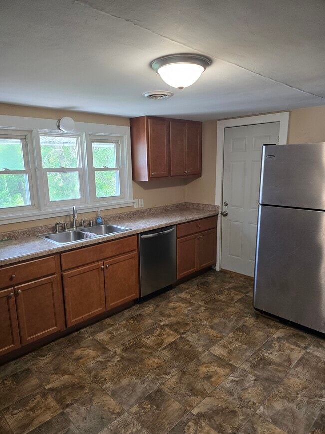 228 Whitney St in Columbus, WI - Building Photo - Building Photo