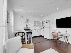 1618 Michigan Ave in Miami Beach, FL - Building Photo - Building Photo