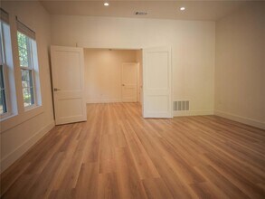 803 Oakland Ave in Austin, TX - Building Photo - Building Photo