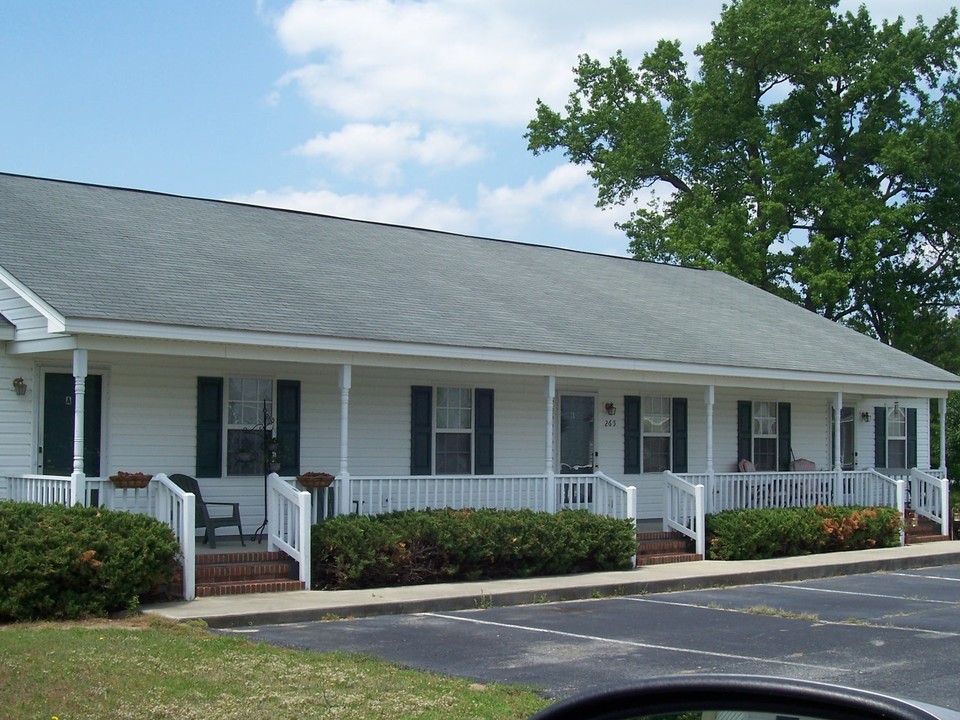 Hereford Hills Apartments in Dudley, NC - Building Photo