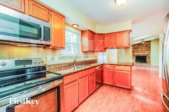 1103 Crestview St in Reynoldsburg, OH - Building Photo - Building Photo