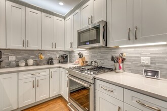 141 W Sixth St in Boston, MA - Building Photo - Building Photo
