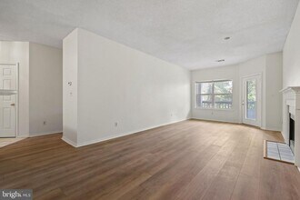 4405 Fair Stone Dr in Fairfax, VA - Building Photo - Building Photo