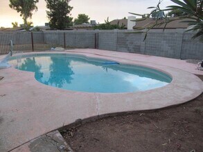860 E Hampton Ave in Mesa, AZ - Building Photo - Building Photo