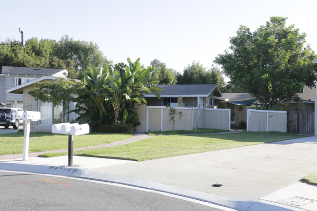 238 Rochester St in Costa Mesa, CA - Building Photo - Building Photo