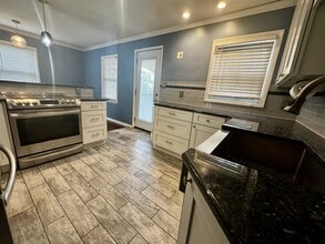 733 Churchill Dr in Charleston, WV - Building Photo - Building Photo