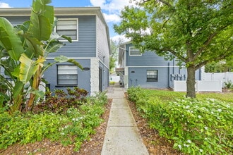 Fox Villas in Tampa, FL - Building Photo - Building Photo