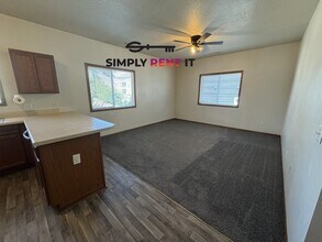 4549 Steinbeck St in Ames, IA - Building Photo - Building Photo