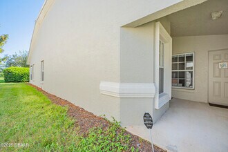 1412 Coconut Palm Cir in Port Orange, FL - Building Photo - Building Photo