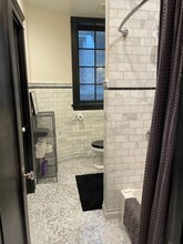 1126 W Morse Ave, Unit 2W in Chicago, IL - Building Photo - Building Photo