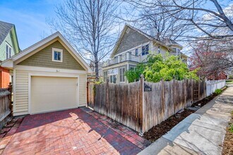 2240 17th St in Boulder, CO - Building Photo - Building Photo