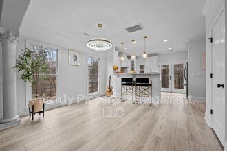 812 Pisgah Church Rd in Greensboro, NC - Building Photo - Building Photo