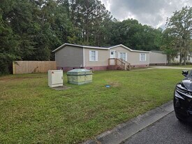 1827 Athens Dr in Conway, SC - Building Photo